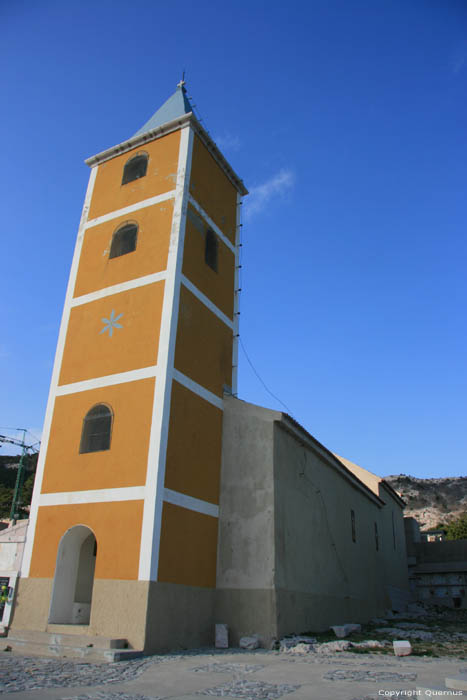 Chapelle sur cimetire Baka / CROATIE 