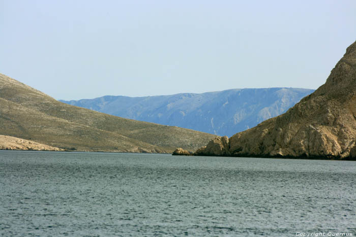 Vue sur mer et ligne de cte vers est Baka / CROATIE 