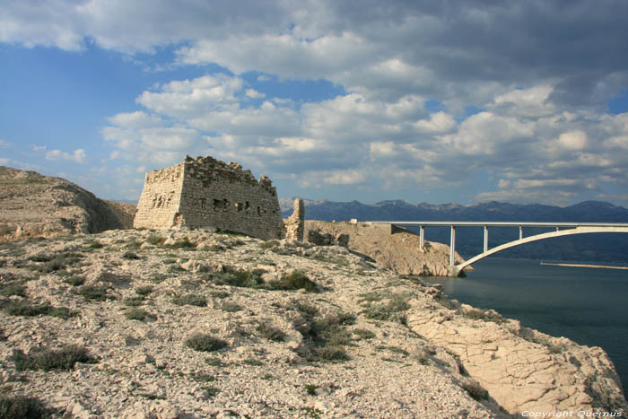 Ruine du chteau-fort Pag / CROATIE 