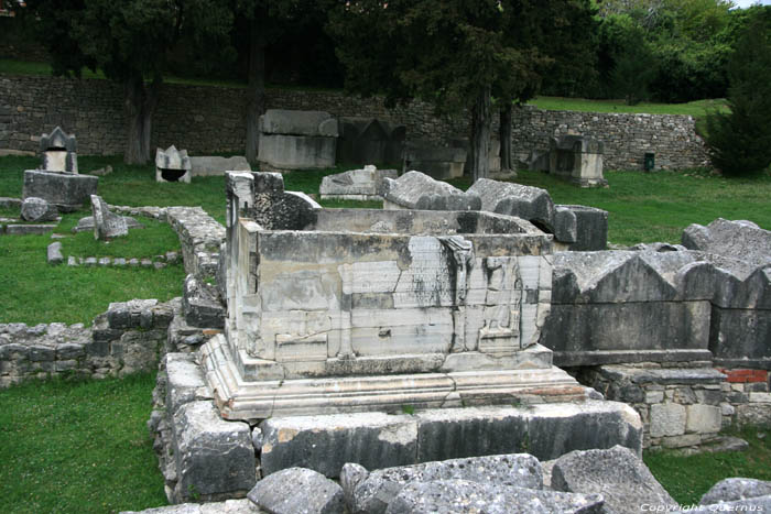 Old Christian Graveyard - Manastirine Solin / CROATIA 