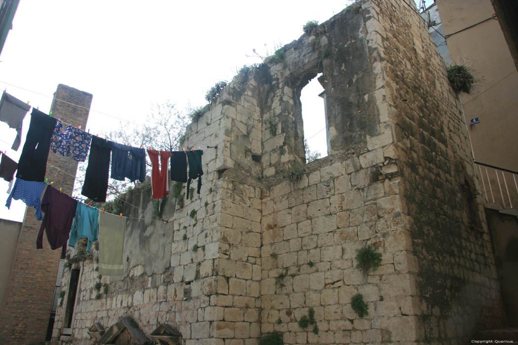 Ruines Sibenik / CROATIE 