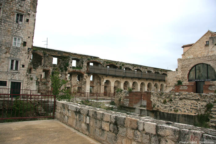 Stadomwalling zuid langs binnenzijde Split in SPLIT / KROATI 