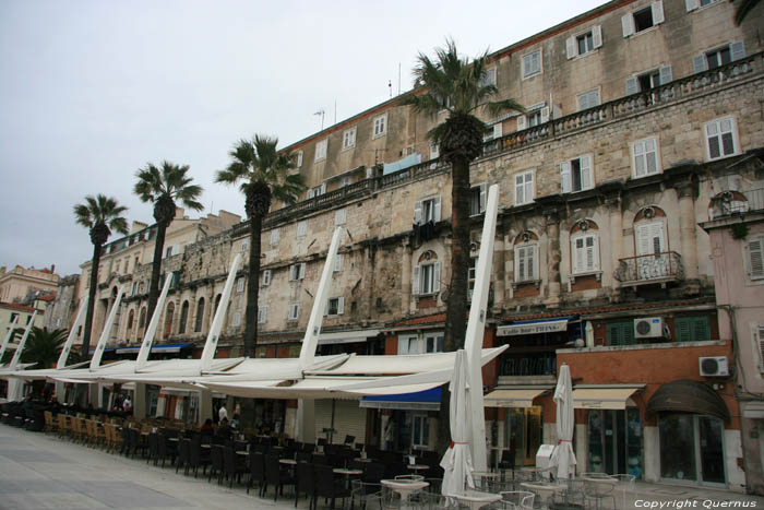 Promenade aan de zee Split in SPLIT / KROATI 