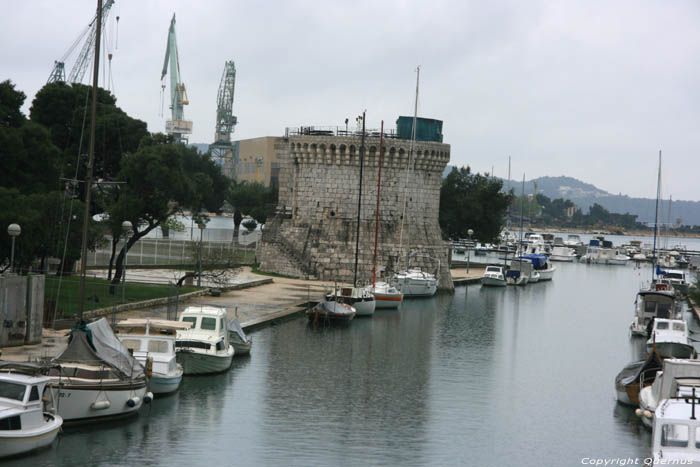 Kamerlengo Kasteel en Sint-Marcustoren  Trogir in TROGIR / KROATI 