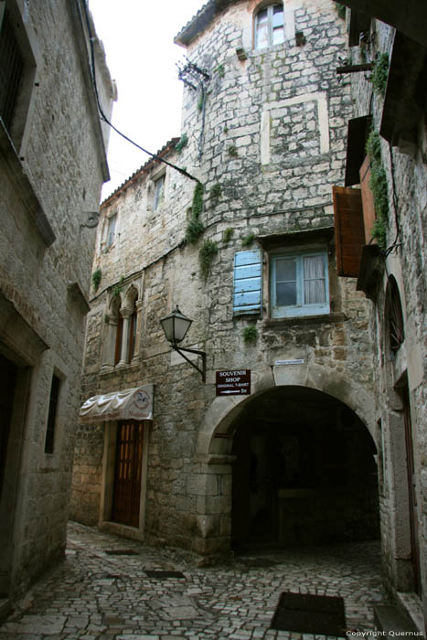 Ruelle Trogir  TROGIR / CROATIE 