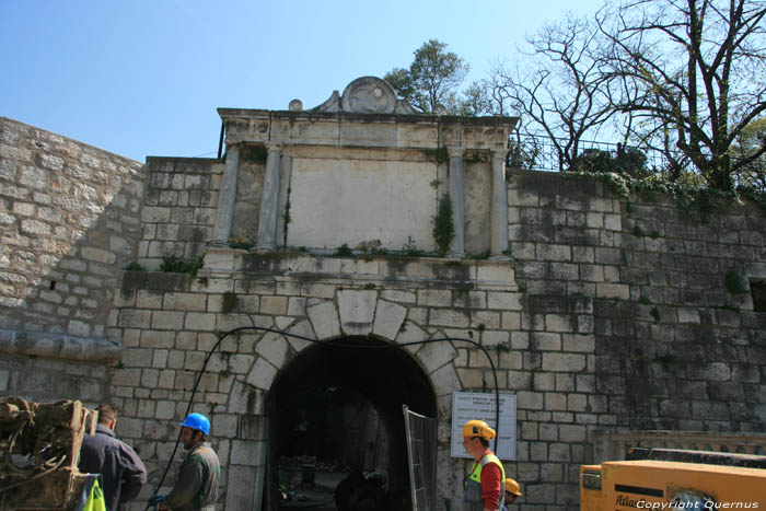 Ingang Fort Zadar in ZADAR / KROATI 