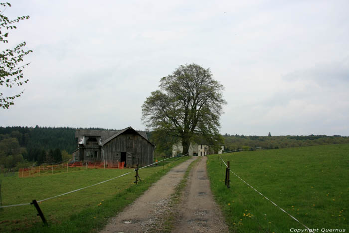 Ferme NAMUR  COUVIN / BELGIQUE 