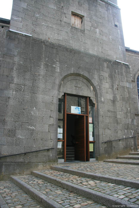 Sint-Germanius en Ravalangekerk COUVIN / BELGI 