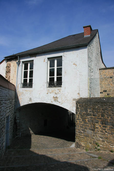 la Fausse Porte NAMUR  COUVIN / BELGIQUE 