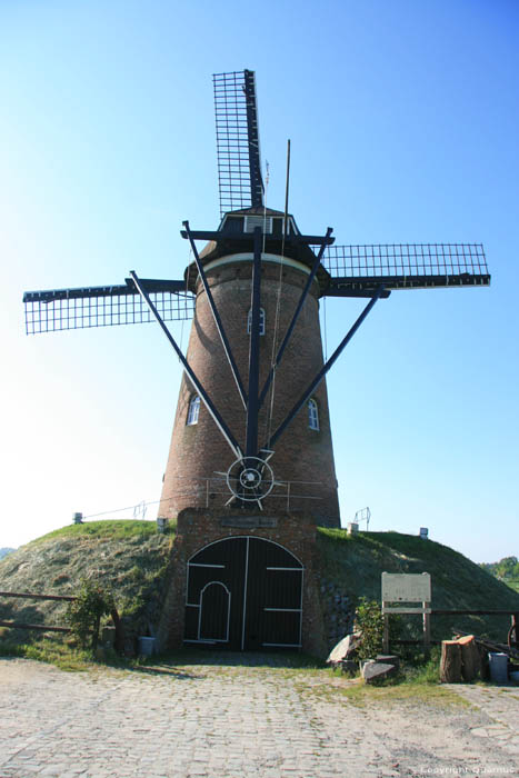 Sint De Hulster's molen Schoondijke / Nederland 