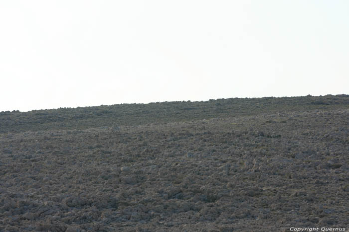 Desolaat landschap vanop schip Baka / KROATI 