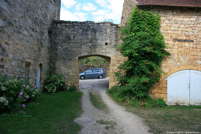 Stadspoort Saint-Pompont / FRANKRIJK 