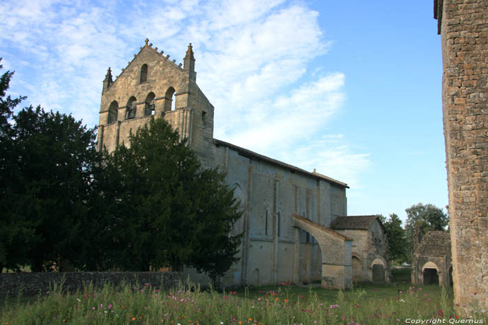 Abdij Blasimon en Sint-Nicolaaskerk Blasimon / FRANKRIJK 