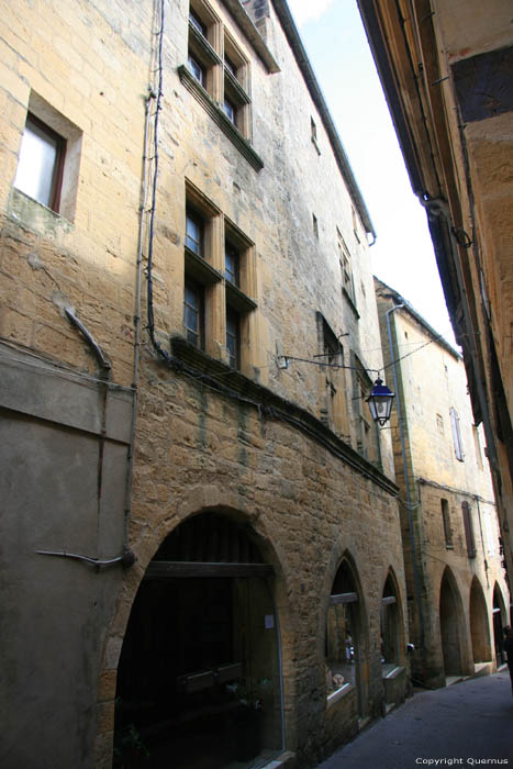 Huis met rondboog en spitsbogen Le Vigan / FRANKRIJK 