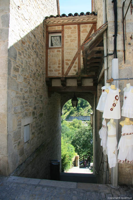 Passage vers bas Rocamadour / FRANCE 