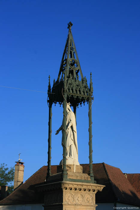 Standbeeld Saint Projet / FRANKRIJK 