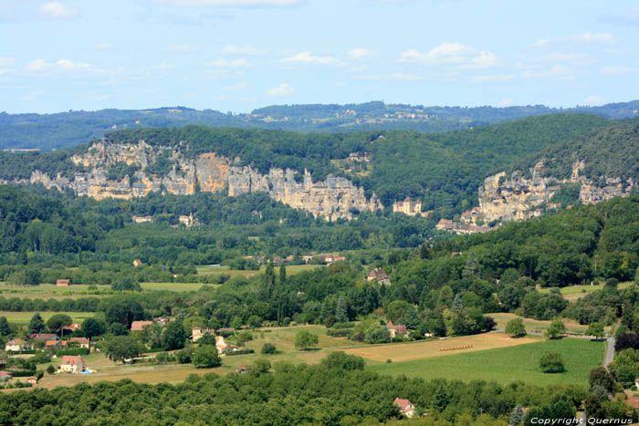 Vue sur vallai de la Dordogne  Domme / FRANCE 