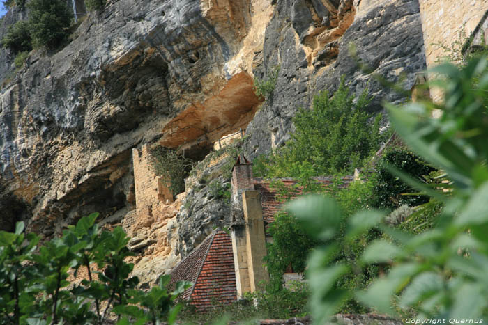 Rocks above le Roque Gageac La Roque-Gageac / FRANCE 