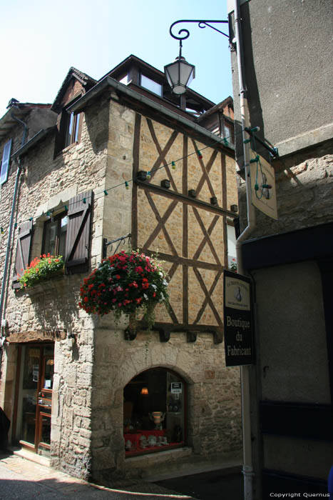 Maison de coin avec pan de bois Souillac / FRANCE 