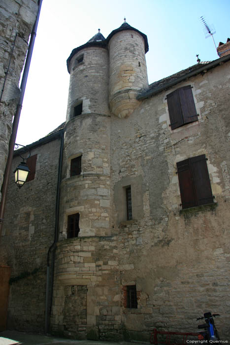 Maison avec tour double Martel / FRANCE 