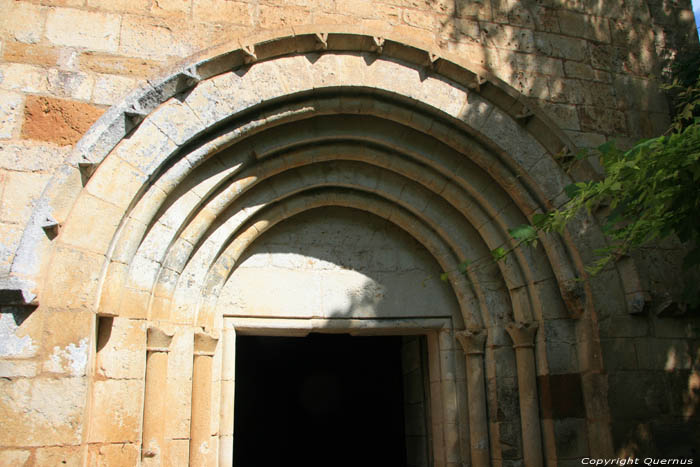 Onze-Lieve-Vrouw-geboortekerk van Lasvaux Cazillac in MARTEL / FRANKRIJK 