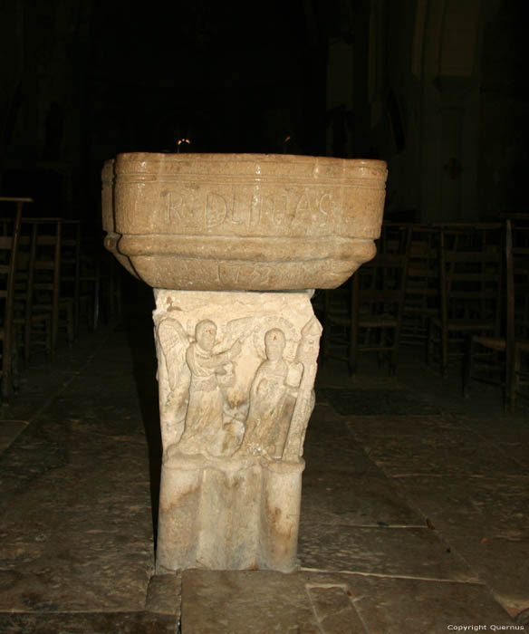 Onze-Lieve-Vrouw-geboortekerk van Lasvaux Cazillac in MARTEL / FRANKRIJK 