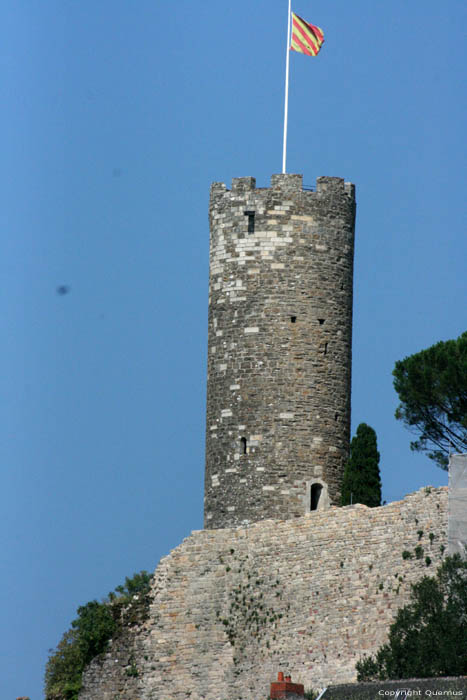 Vue sur chteau Turenne  TURENNE / FRANCE 