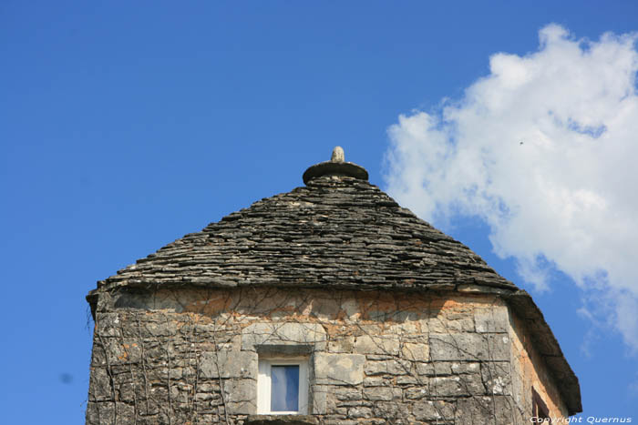 Huis met middentoren Nespouls in NESPOULS / FRANKRIJK 