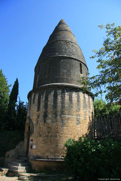 Lantaarn der Doden Sarlat-le-Canda / FRANKRIJK 