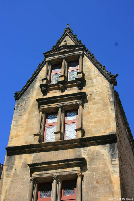 Huis met halfzuilen Sarlat-le-Canda / FRANKRIJK 