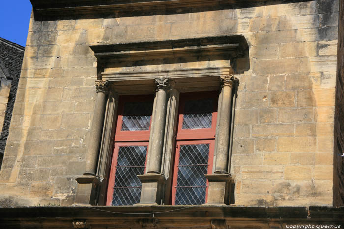 Huis met halfzuilen Sarlat-le-Canda / FRANKRIJK 