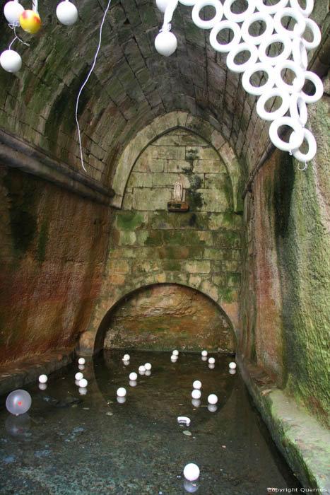 Fontein Sainte Marie Sarlat-le-Canda / FRANKRIJK 