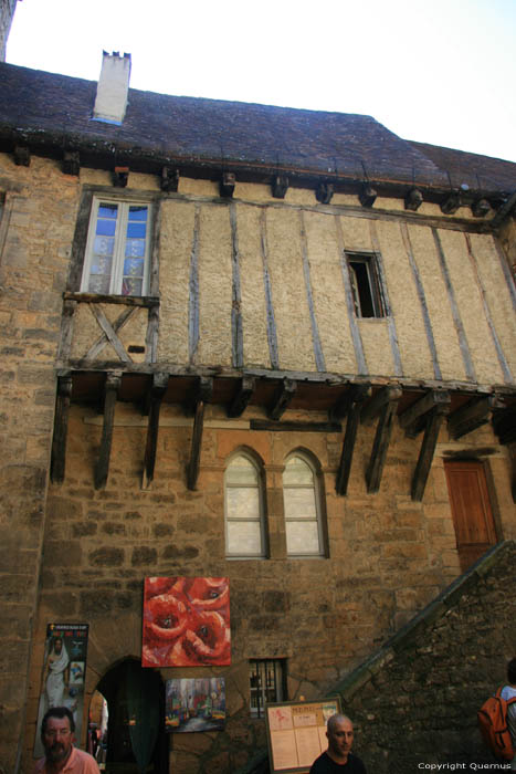 Uitkragen vakwerk Sarlat-le-Canda / FRANKRIJK 