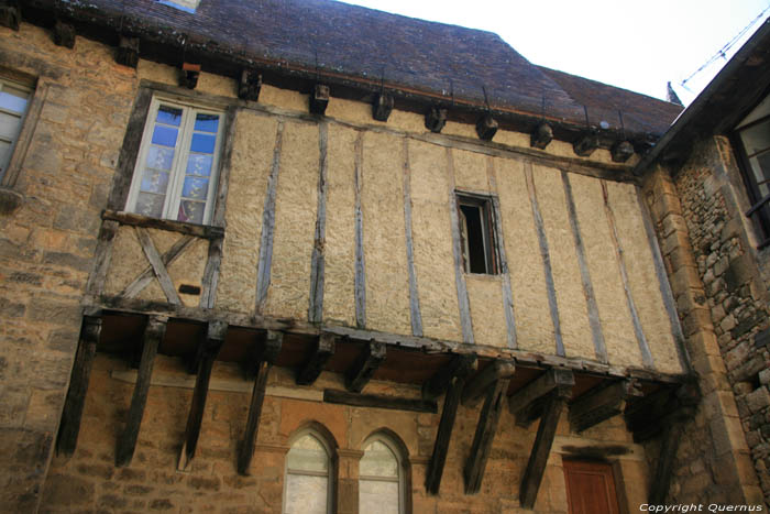 Uitkragen vakwerk Sarlat-le-Canda / FRANKRIJK 