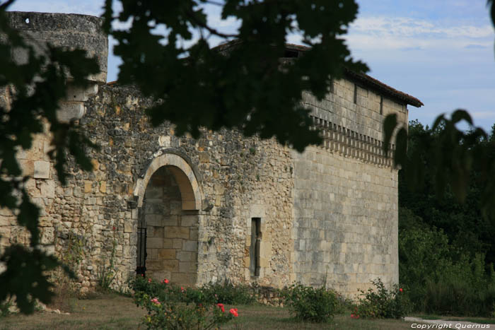 Castle Saint Quentin de Baron / FRANCE 