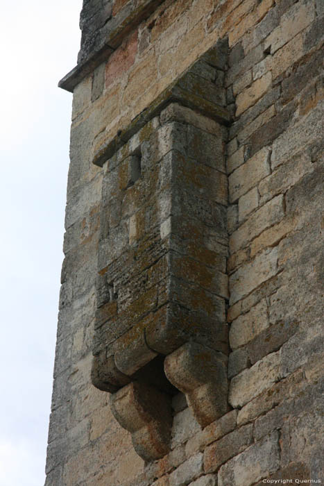 Donjon Chavagnac / FRANCE 