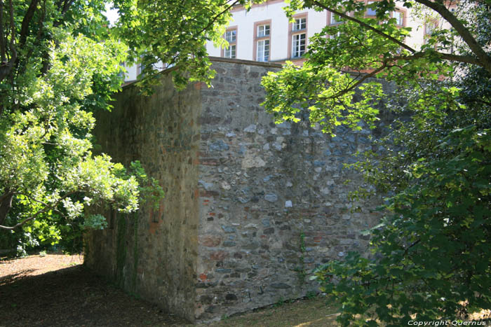 Restanten vroegere wallen en gracht Darmstadt / Duitsland 