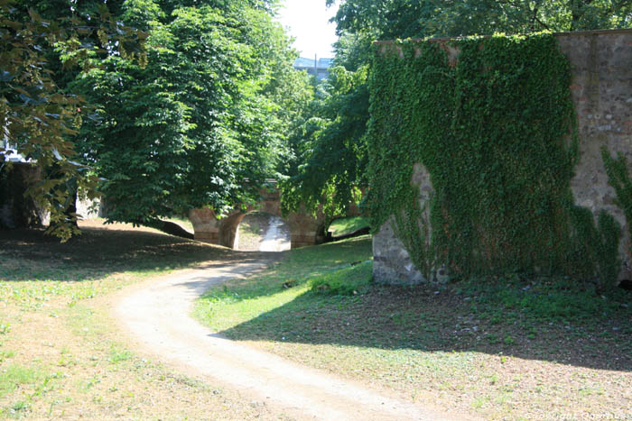 Restanten vroegere wallen en gracht Darmstadt / Duitsland 