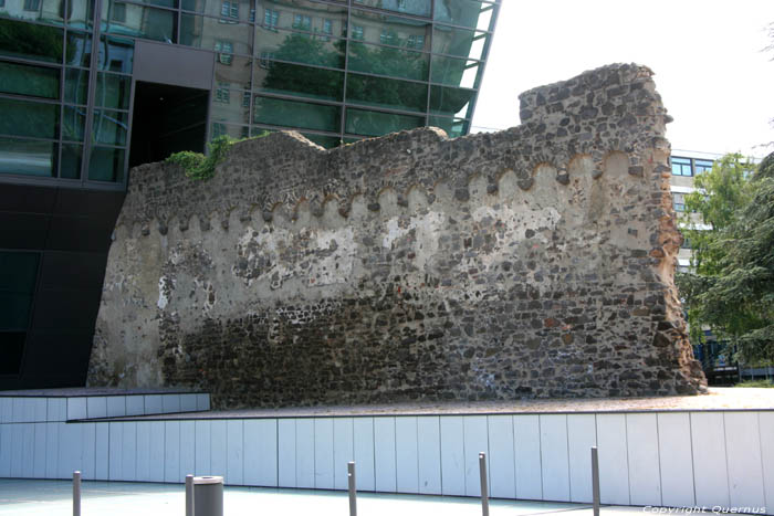 Universit Moderne Technique avec Ancien Mur Darmstadt / Allemagne 