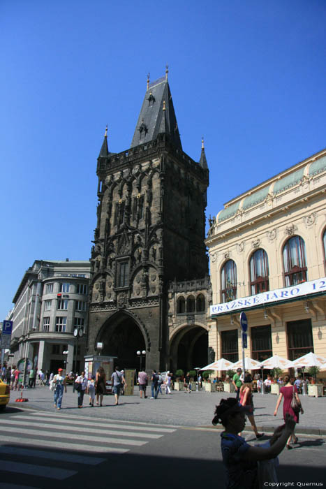 Kruitpoort (Prasna Brana) Praag in PRAAG / Tsjechi 