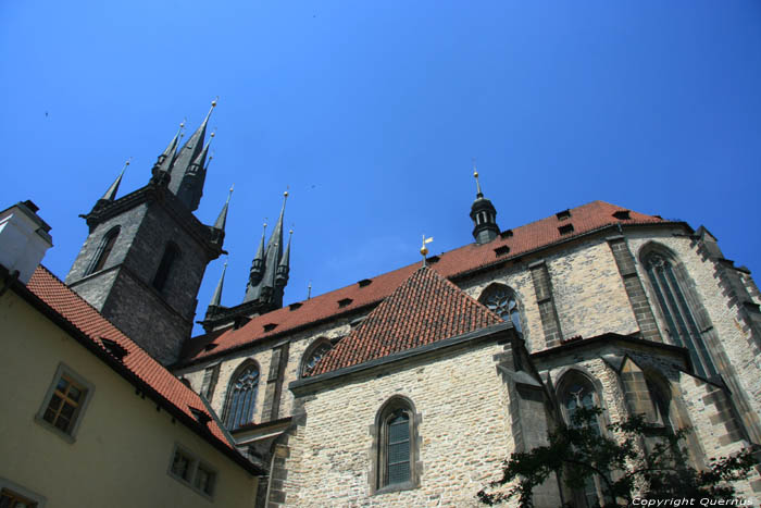 Tynkerk (Kostel Pred Tynem) Praag in PRAAG / Tsjechi 