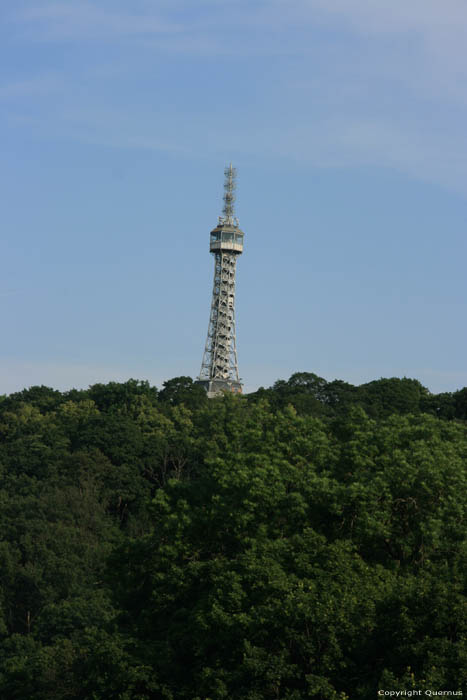 Uitzichtstoren - Kleine 'Eiffeltoren' van Praag Praag in PRAAG / Tsjechi 