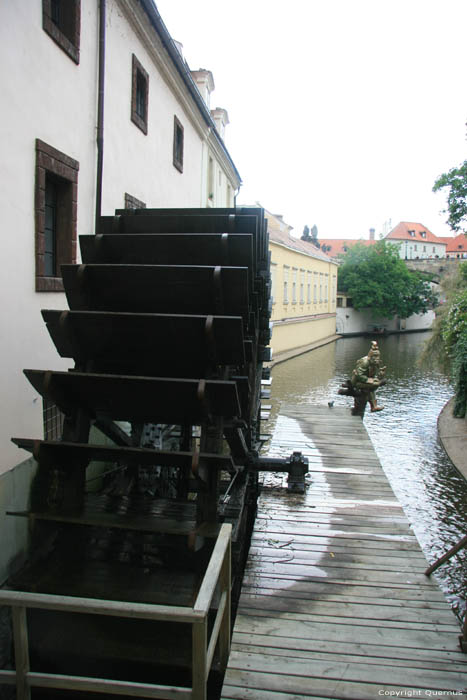 Watermolen op Duivelsbeek Praag in PRAAG / Tsjechi 