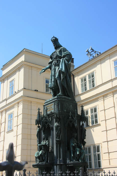 Statue Karolo IV Pragues  PRAGUES / Rpublique Tchque 