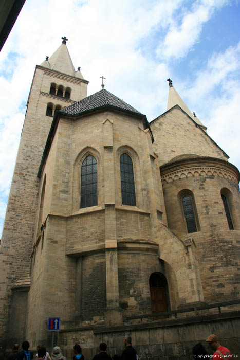 Sint-Jorisbasiliek (Bazilika Sv. Jiri) Praag in PRAAG / Tsjechi 