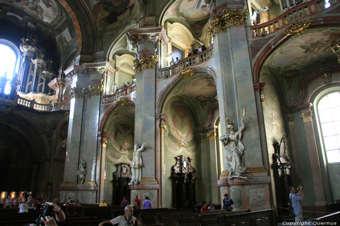 Sint-Nicolaaskerk (Kostel Sv. Mikulase) Praag in PRAAG / Tsjechi 