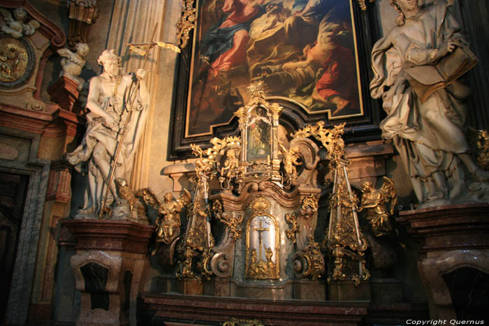 Sint-Nicolaaskerk (Kostel Sv. Mikulase) Praag in PRAAG / Tsjechi 