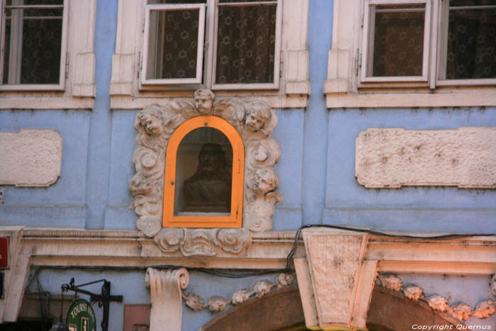 Huis met een buste Praag in PRAAG / Tsjechi 