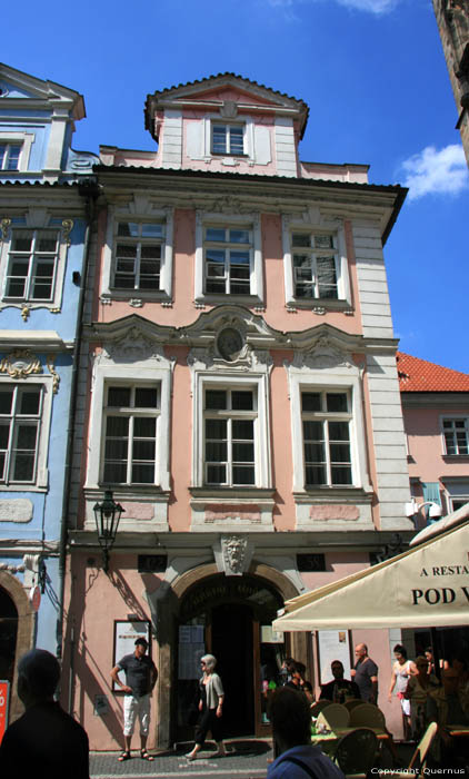 Maison avec Notre Dame et Enfant Pragues  PRAGUES / Rpublique Tchque 