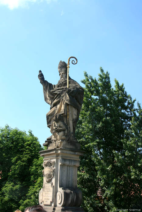 Statue de Saint Augustin Pragues  PRAGUES / Rpublique Tchque 